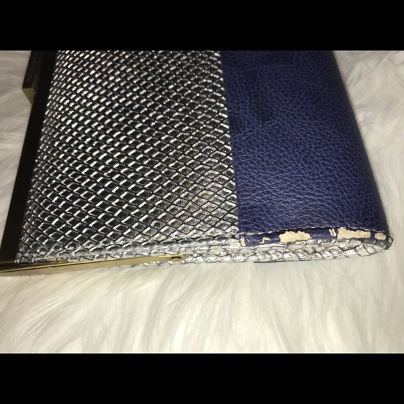 Blue clutch - Picture 8 of 8